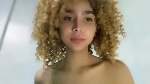 damnperfectxx online show from May 10, 2026, 1:00 am