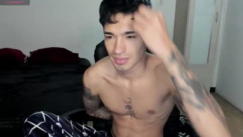 Snapshot of damon_333 chatting on February 16, 2026, 1:02 am Damon online show from February 16, 2026, 1:02 am