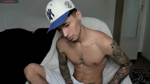 Snapshot of damon_333 chatting on February 19, 2026, 4:25 pm Damon online show from February 19, 2026, 4:25 pm