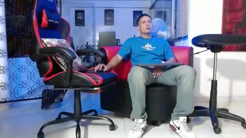 Snapshot of damyan_2003 chatting on December 25, 2024, 1:31 am damyan_2003 online show from December 25, 2024, 1:31 am