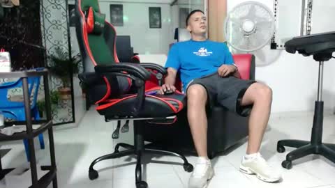 Snapshot of damyan_2003 chatting on January 1, 2025, 11:18 pm damyan_2003 online show from January 1, 2025, 11:18 pm