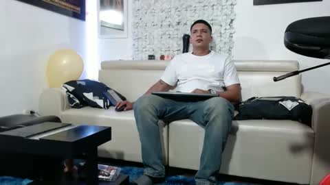 Snapshot of damyan_2003 chatting on January 26, 2025, 5:02 am damyan_2003 online show from January 26, 2025, 5:02 am