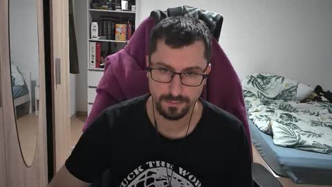 King Dan online show from November 2, 2025, 8:44 pm