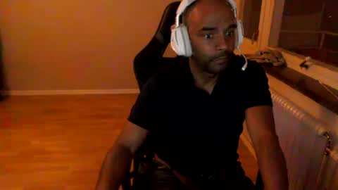 Snapshot of dan_the_man43 chatting on June 21, 2026, 12:13 am dan_the_man43 online show from June 21, 2026, 12:13 am