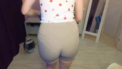 Snapshot of dana_magical chatting on November 26, 2025, 5:03 pm DANA online show from November 26, 2025, 5:03 pm