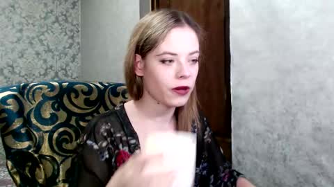 Dana SmileX online show from November 12, 2025, 7:24 pm