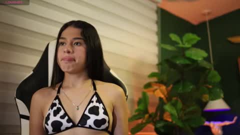 danaa_rouse online show from October 21, 2025, 9:26 pm