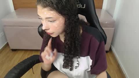 Danatella  online show from October 7, 2025, 1:08 pm