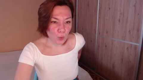 Snapshot of danbie_leen chatting on March 12, 2026, 10:54 am danbie_leen online show from March 12, 2026, 10:54 am