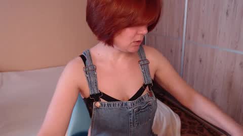 Snapshot of danbie_leen chatting on March 26, 2026, 10:43 am danbie_leen online show from March 26, 2026, 10:43 am