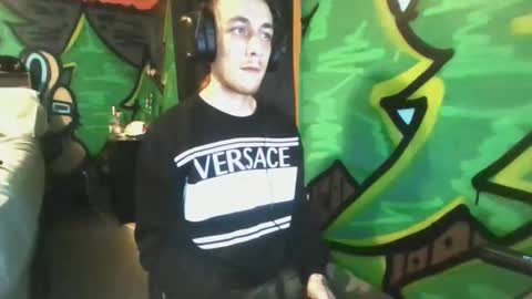 Snapshot of dandan420710 chatting on February 9, 2026, 9:35 am dandan420710 online show from February 9, 2026, 9:35 am