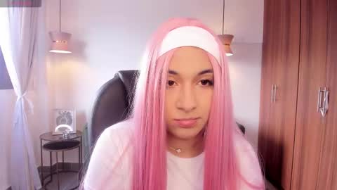 Dandara   online show from September 21, 2025, 7:48 pm