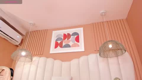 Snapshot of danee_19 chatting on December 17, 2025, 10:21 am Daniela online show from December 17, 2025, 10:21 am