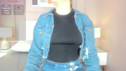 Snapshot of danee_19 chatting on December 20, 2025, 10:11 am Daniela online show from December 20, 2025, 10:11 am