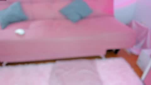 Danesa online show from April 16, 2026, 9:39 pm