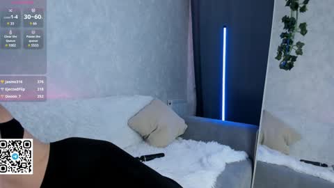 Bella online show from December 21, 2024, 1:26 am