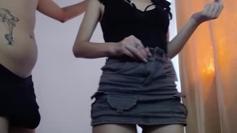 Ela and Santi online show from October 23, 2025, 4:17 pm