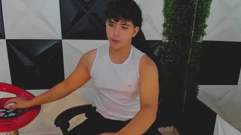 dani_cumboy online show from October 1, 2025, 1:06 pm