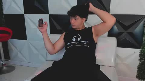 dani_cumboy online show from October 2, 2025, 2:02 pm