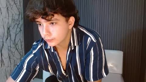 dani_cumboy online show from October 28, 2025, 2:20 pm