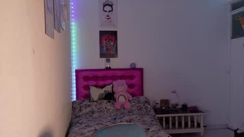 Snapshot of dani_dancer chatting on December 20, 2025, 1:23 am Dani Dancer online show from December 20, 2025, 1:23 am