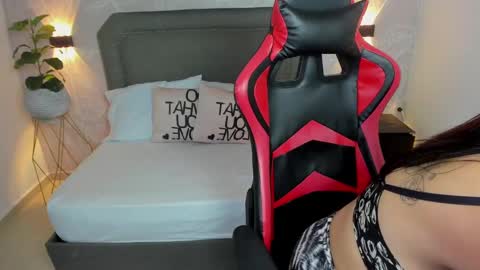 Snapshot of dania_miller_ chatting on December 14, 2024, 6:41 pm Dania online show from December 14, 2024, 6:41 pm