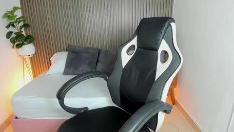 Snapshot of dania_miller_ chatting on December 20, 2024, 3:31 pm Dania online show from December 20, 2024, 3:31 pm