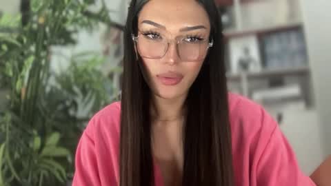 Snapshot of danica_walton chatting on January 12, 2025, 7:42 pm danica_walton online show from January 12, 2025, 7:42 pm