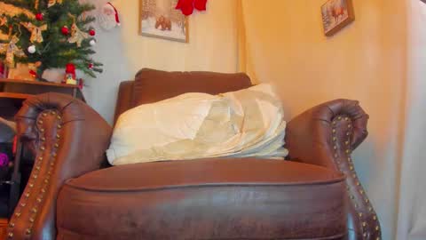 danidollxxx online show from November 13, 2025, 4:22 am