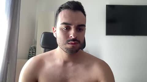 daniel_3827 online show from June 1, 2026, 9:44 am