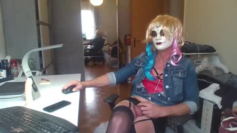 newcumer online show from January 9, 2025, 11:14 am