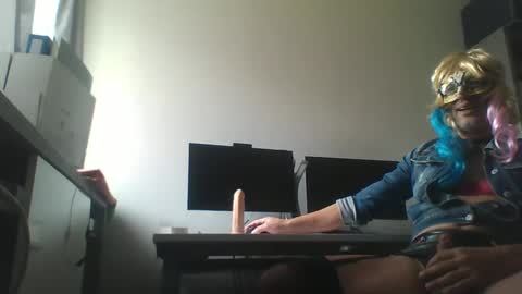 newcumer online show from January 23, 2025, 1:24 pm