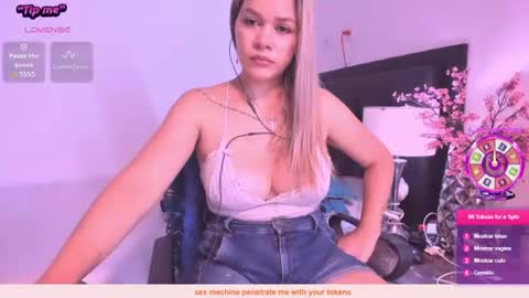 Snapshot of daniela_beauty chatting on July 1, 2026, 5:02 pm daniela online show from July 1, 2026, 5:02 pm