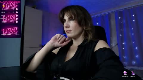 Daniela Cooper online show from October 19, 2025, 12:50 pm