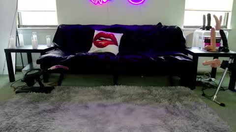 Danielle Banks online show from December 21, 2025, 3:19 pm