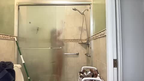 daniellealexa online show from October 9, 2025, 11:41 am