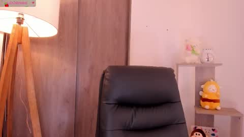 Danielle Rose online show from November 11, 2025, 11:05 pm