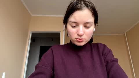 Mia online show from November 10, 2025, 7:29 am