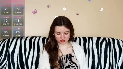 Snapshot of daniellevaulet chatting on April 21, 2026, 1:39 pm Mia online show from April 21, 2026, 1:39 pm