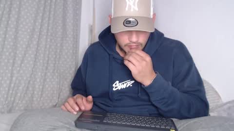 Snapshot of danielmilan chatting on January 22, 2025, 7:56 pm THE BIG BOSS online show from January 22, 2025, 7:56 pm