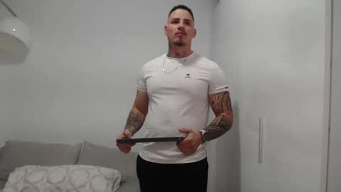 Snapshot of danielmilan chatting on February 25, 2025, 2:11 pm THE BIG BOSS online show from February 25, 2025, 2:11 pm