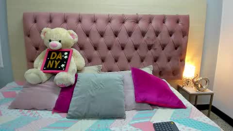 DaniiBelluci  online show from October 2, 2025, 3:02 am