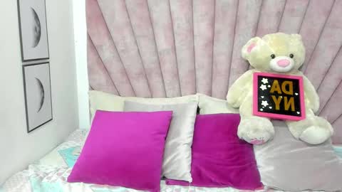 DaniiBelluci  online show from November 25, 2025, 3:06 am