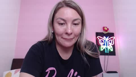 Snapshot of danika_bellaa chatting on February 2, 2025, 4:37 am K A R O L online show from February 2, 2025, 4:37 am