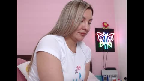 Snapshot of danika_bellaa chatting on February 11, 2025, 4:11 am K A R O L online show from February 11, 2025, 4:11 am