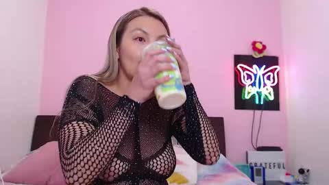 Snapshot of danika_bellaa chatting on February 15, 2025, 2:04 am K A R O L online show from February 15, 2025, 2:04 am