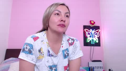 Snapshot of danika_bellaa chatting on February 19, 2025, 2:23 am K A R O L online show from February 19, 2025, 2:23 am