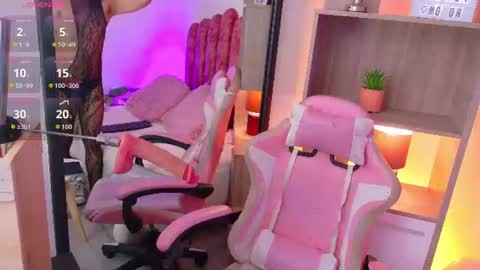Snapshot of danika_dahl chatting on July 7, 2026, 8:13 pm Danika Dahl online show from July 7, 2026, 8:13 pm