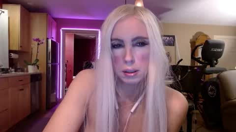 DanikaWhite69 online show from December 8, 2024, 8:30 am
