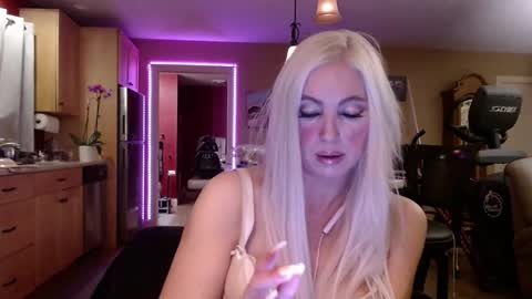 DanikaWhite69 online show from December 9, 2024, 4:34 am